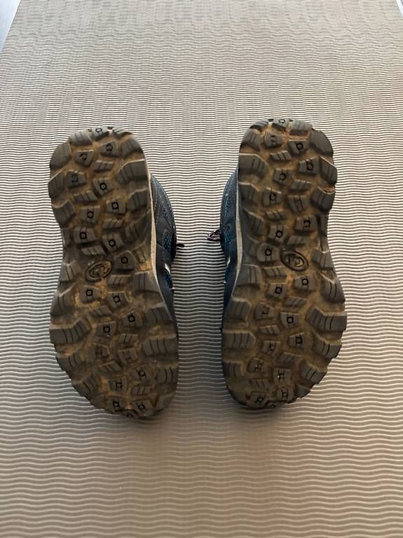 Scarpe per ragazzi: Merrell Wanderschuhe Kinder / Blau Synthetik / Gr 33 – Usato da Wettswil venduto da Dukefunk 2