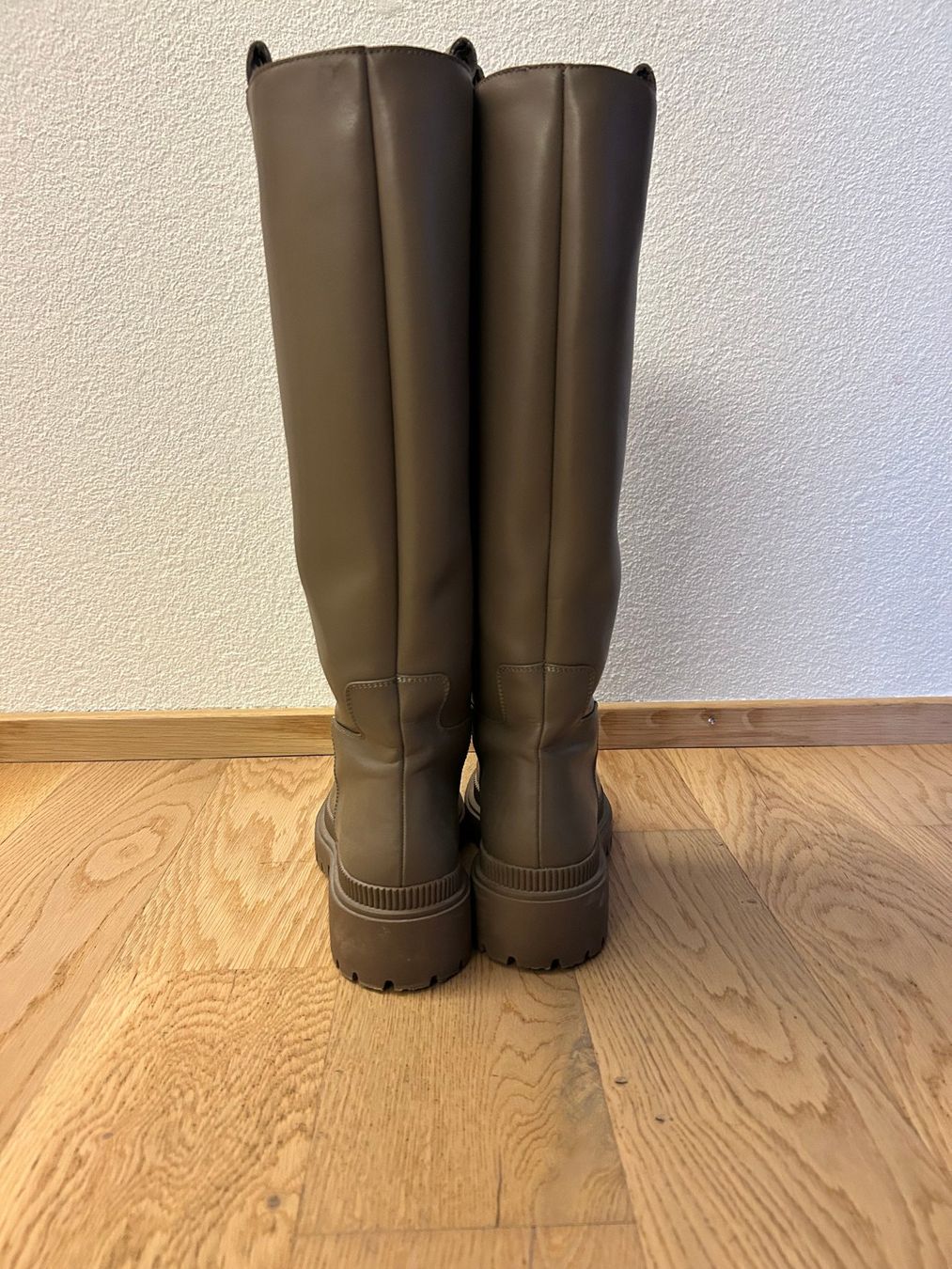 H&M Scarpe da donna: Kniehohe Stiefel – Usato da Riedholz venduto da rebeccas 3