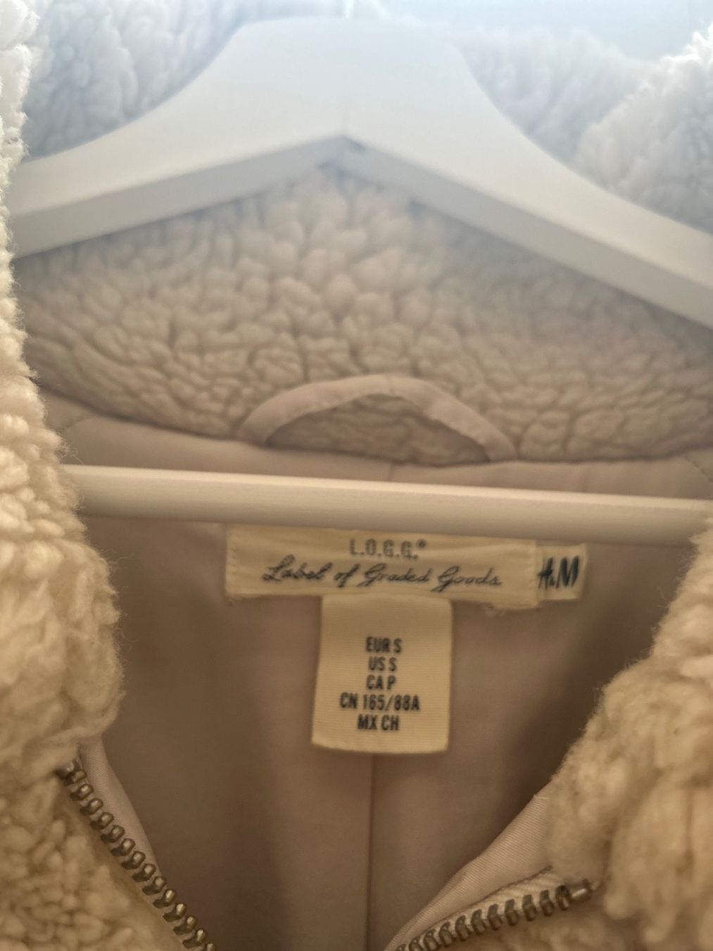 H&M Jacken: H&M Teddyjacke – Gebraucht aus Dättwil AG von fio_d76l 2