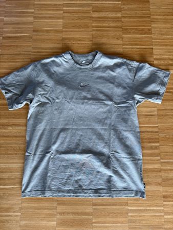 Nike The Nike Tee Loose Fit Grau Grösse M