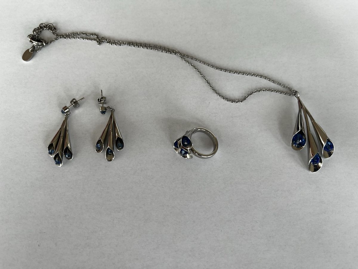 Swatch Altri gioielli: Set de bijoux Swatch: collier, bague, boucles – Usato da Romont FR venduto da cat_j6ww 1