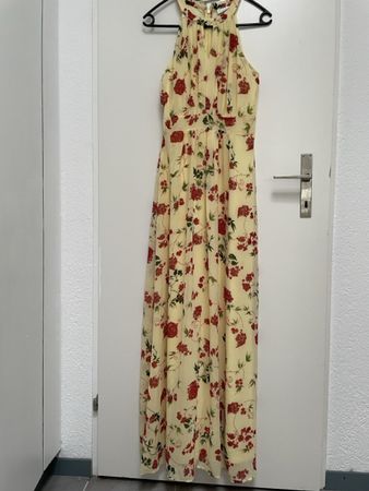 Sommerliches Maxikleid mit Blumenmuster, Grösse  M
