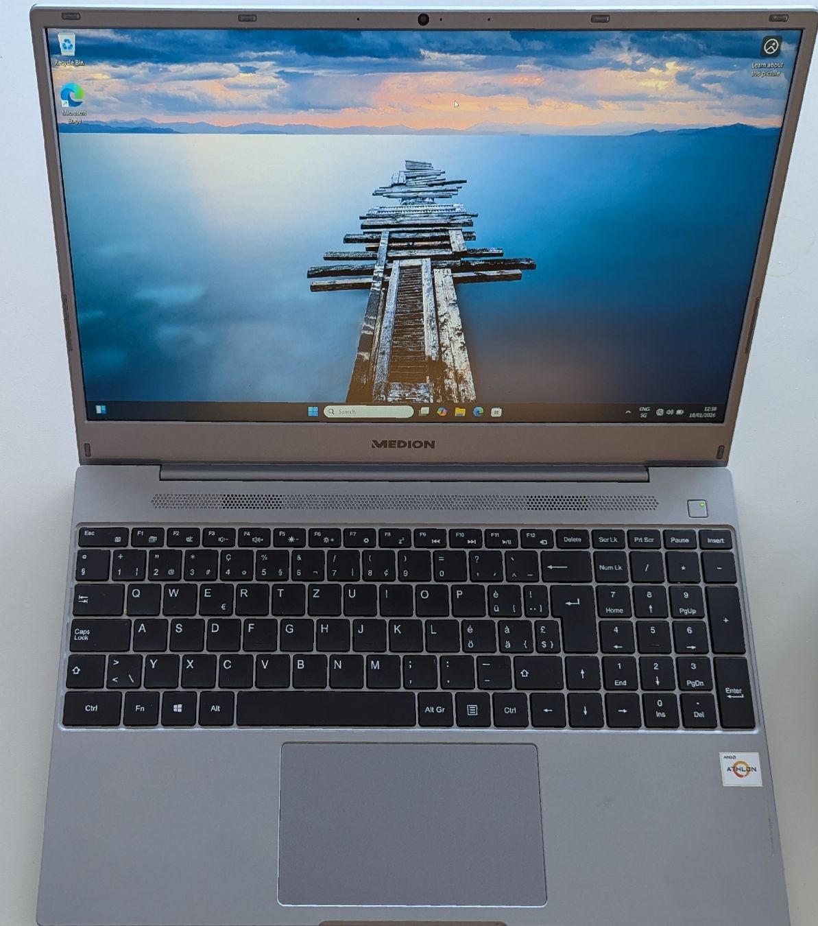 Medion Notebook: Medion Akoya E14308 Laptop – Usato da Zürich venduto da pointedarch 2