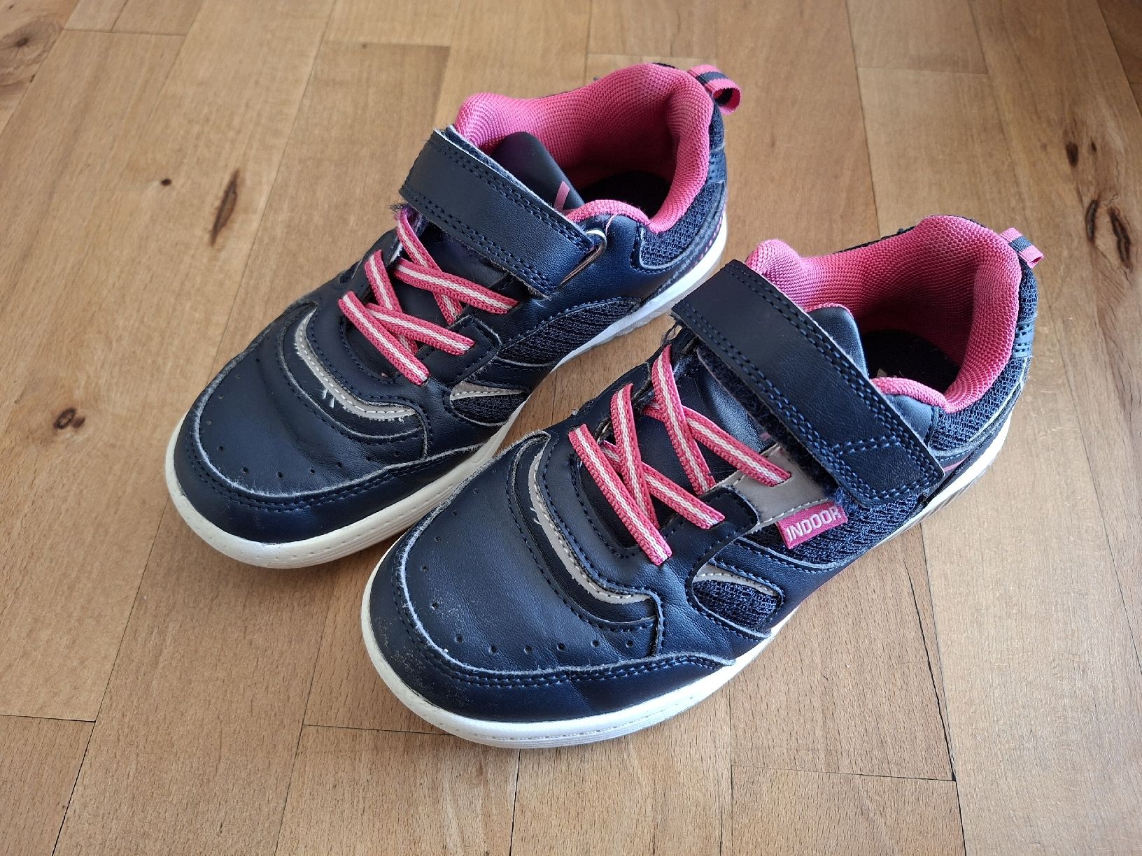 Schuhe für Mädchen: Hallenschuhe Vty Mädchen Grösse 32 – Gebraucht aus Aadorf von Hupfgump