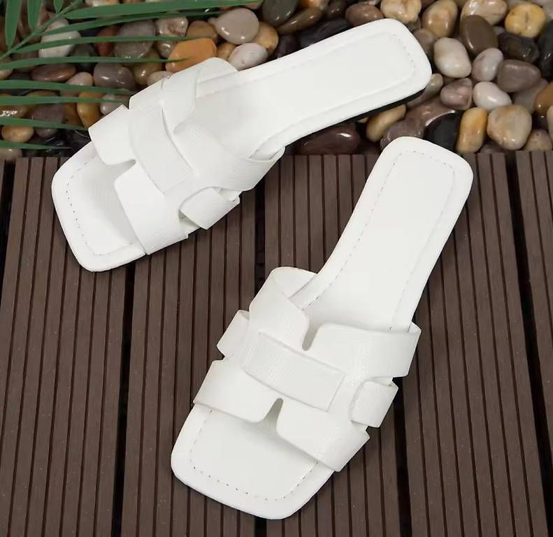 Damenschuhe: Weisse Sandalen – Gebraucht aus Liebefeld von alm_9x7n