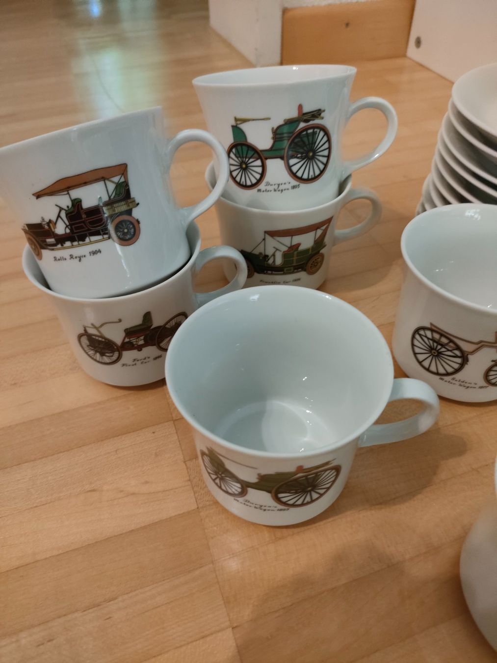 Tassen: Mitterteich Kaffeetassen - Set 9 Stk - Auto-Motiv/Oldtimer – Gebraucht aus Wiesendangen von s_er 2