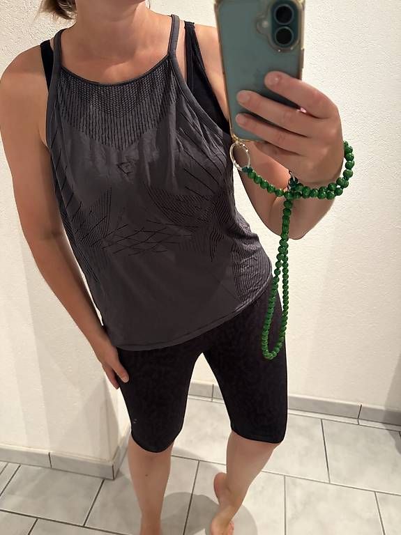 Lots de vêtements: Sportkleider Paket Grösse M – D'occasion à Unterägeri par mar_96hk 4
