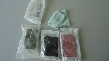 Krabbelsocken Kniepolster Babyschutz neu 4 Paare