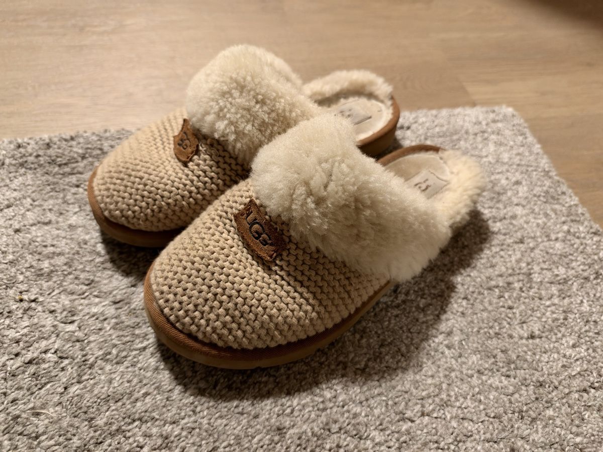 Ugg Damenschuhe: UGG Finken – Gebraucht aus Jona von lada-bennez