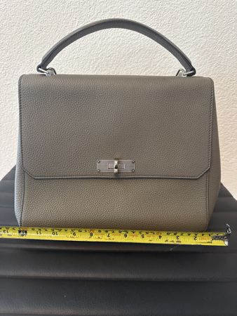Bally Handtasche aus Leder, Top Zustand, Grau!