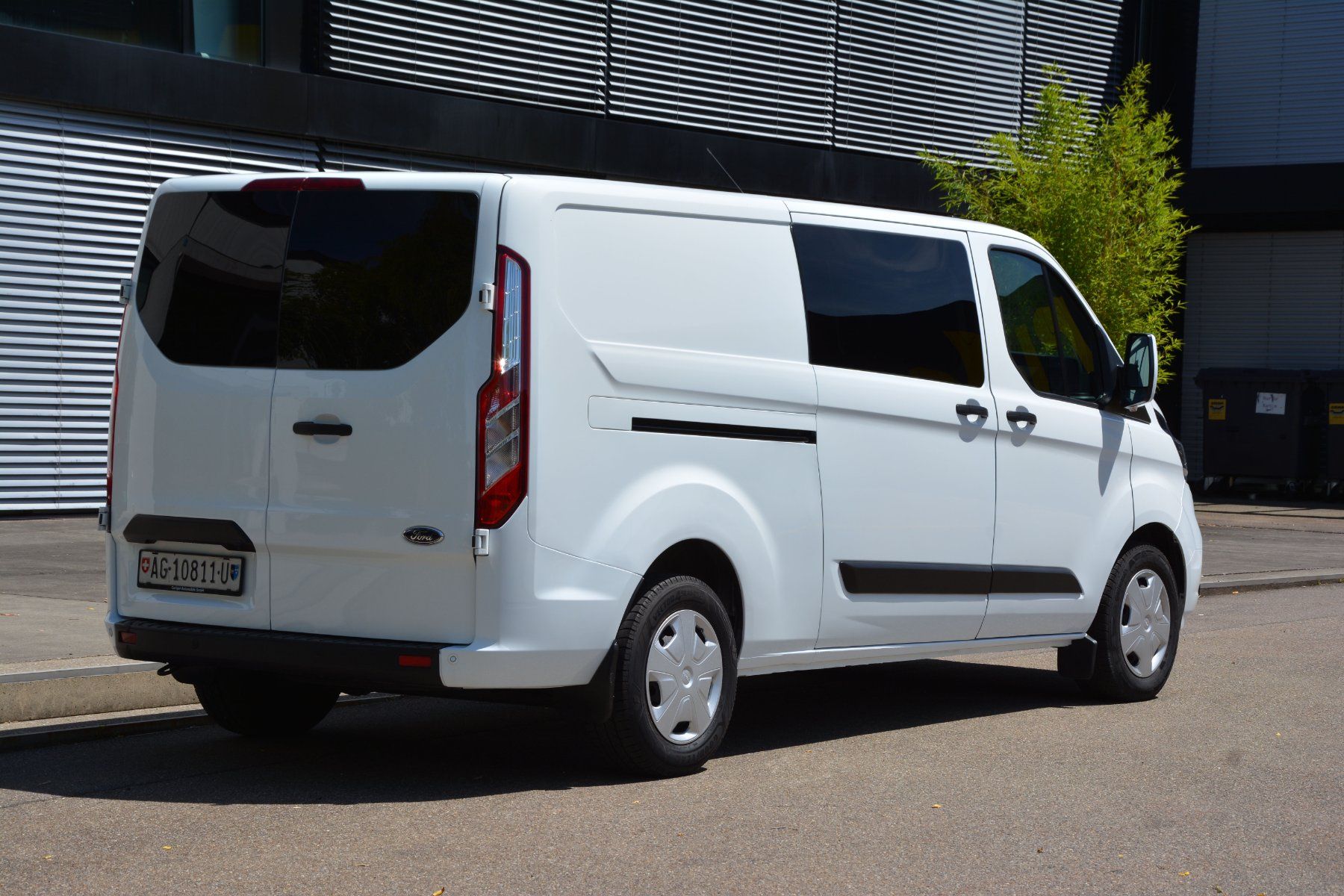 Ford Veicoli commerciali: FORD Transit Custom Van 300 L2H1 Trend A – Usato da Oberkulm venduto da Curiger-Automobile 2