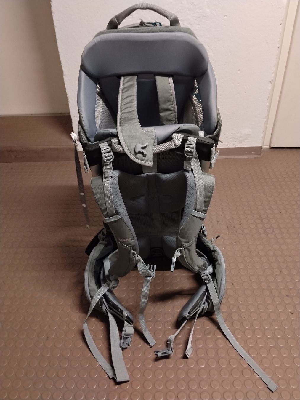 Marsupi portabebè: Kindertrage Rucksack Thule Sapling Elite grau guter Zustand – Usato da Werthenstein venduto da cla_2lqz 2