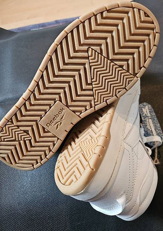 Chaussures femmes: Reebok neu mit Originaletikette – D'occasion à Ehrendingen par Beauty10 2