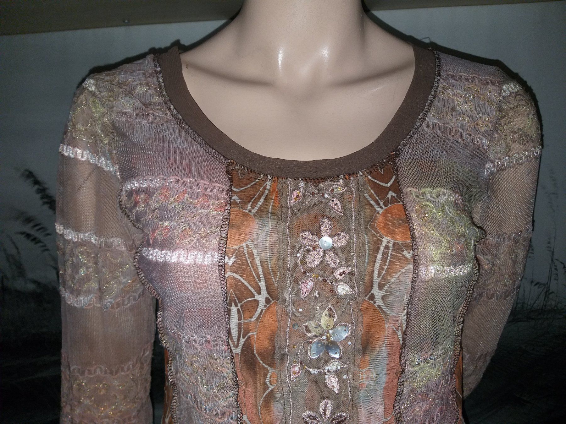 T-shirt: Pull VANGO  Taille / Grosse M (3) – Usato da Cossonay-ville venduto da Super-Price-Quality 1