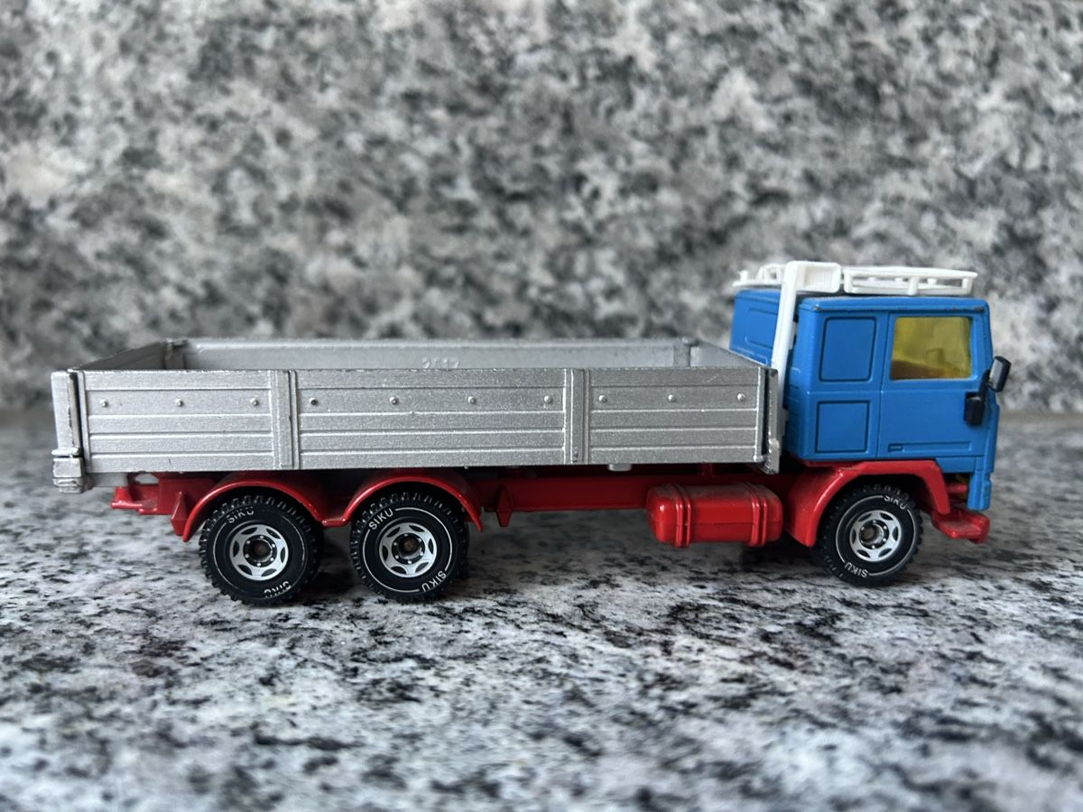 Siku Kit di modellismo & Modellini statici: Volvo F12, Siku – Usato da Horw venduto da Tigercat635 3
