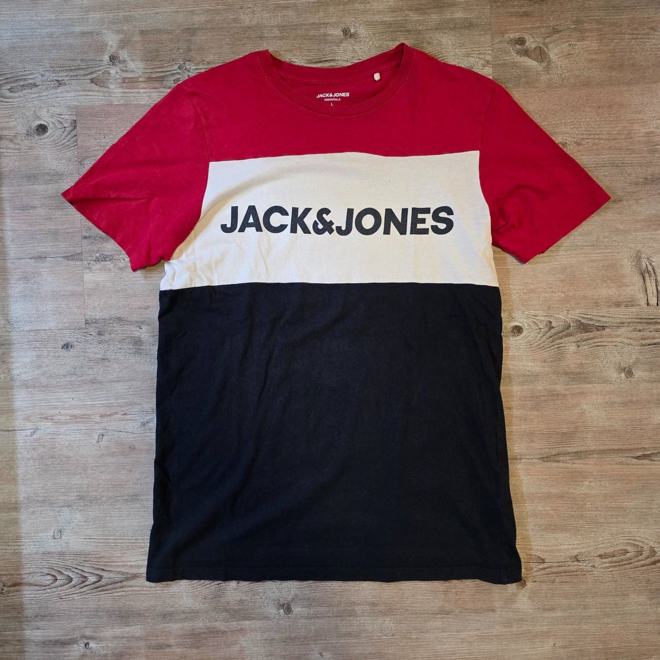 Jack & Jones T-shirts: T-shirt – D'occasion à Porrentruy par Nos_petites_affaires