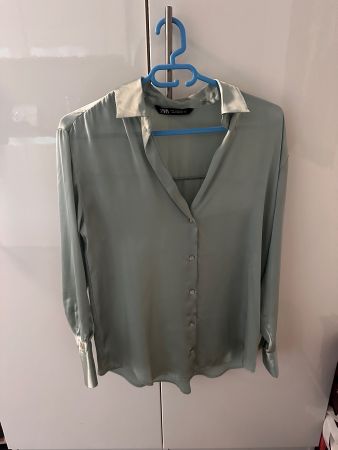Zara Bluse Seidenoptik Gr. XS Türkis