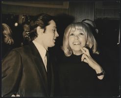 Fotografie Schauspieler Mireille Darc un