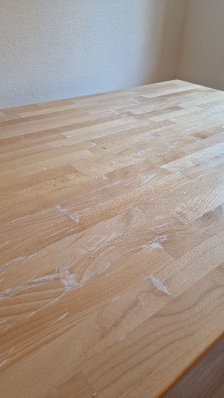 Tavoli: Esstisch mit Gebrauchsspuren 140x90cm – Usato da Zürich venduto da cla_w5tp 3
