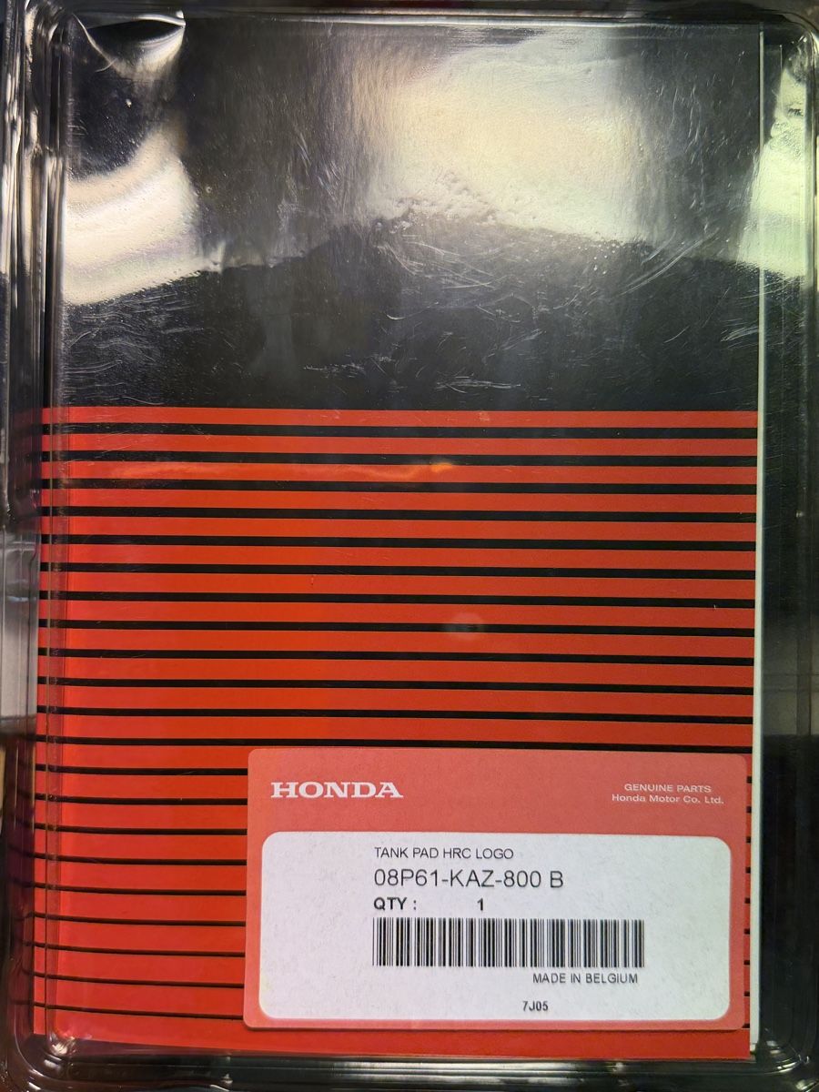 Honda Tutti i ricambio per moto: Honda Tankpad Carbon – Nuovo e nell'imballaggio originale da Bellach venduto da Seidenglanz 1