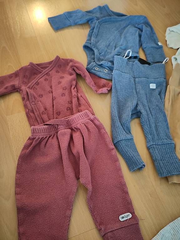 Lotti & Set di vestiti: Verschiedene Sets Body + Hose Gr. 50/56 – Usato da Uznach venduto da Claudi1186 2