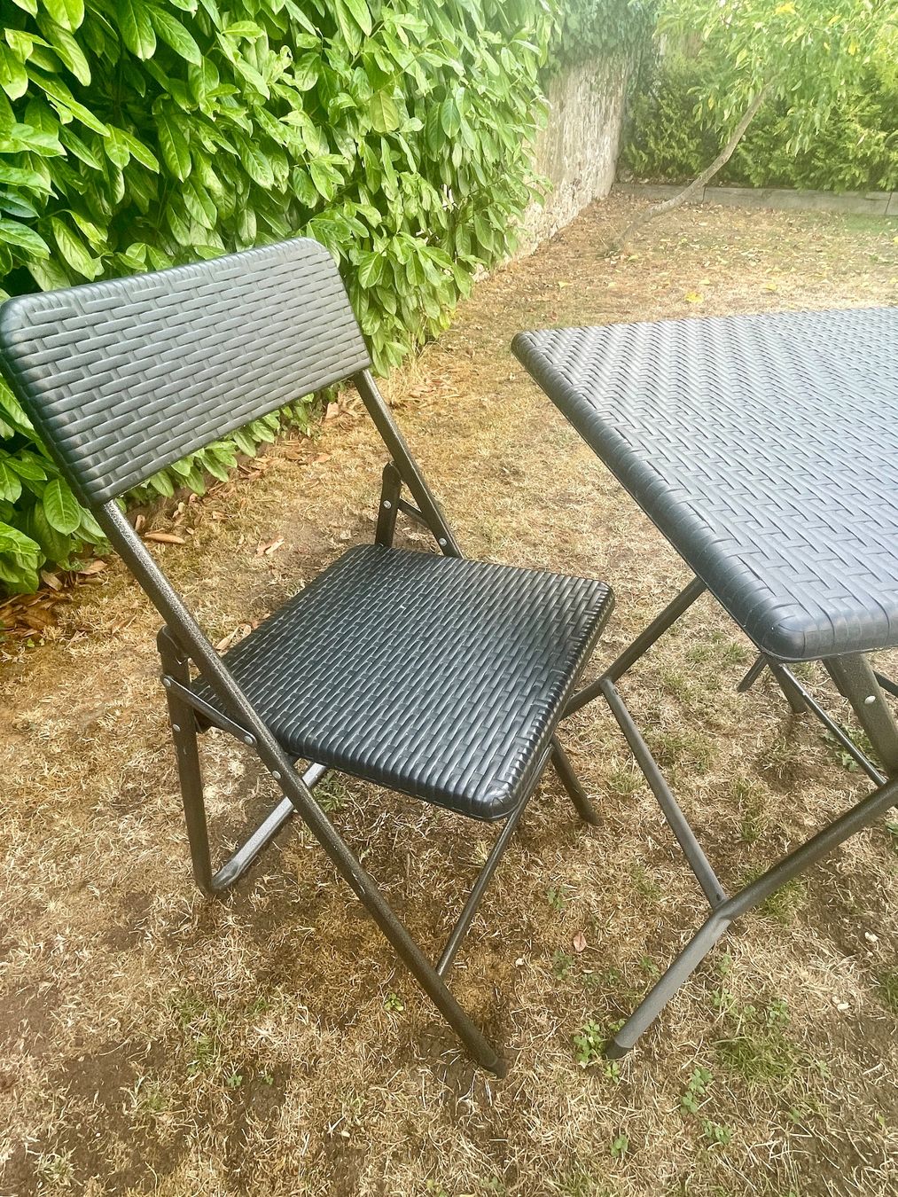 Tischset: Ensemble balcon pliable – table + 2 chaises – Gebraucht aus La Sarraz von sch_y8q8 1