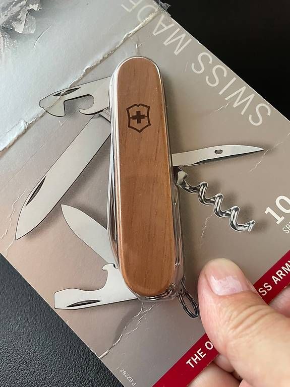 Taschenmesser: Victorinox Evolution Wood 10 – Neu und originalverpackt aus Uster von dej_8dlb 3
