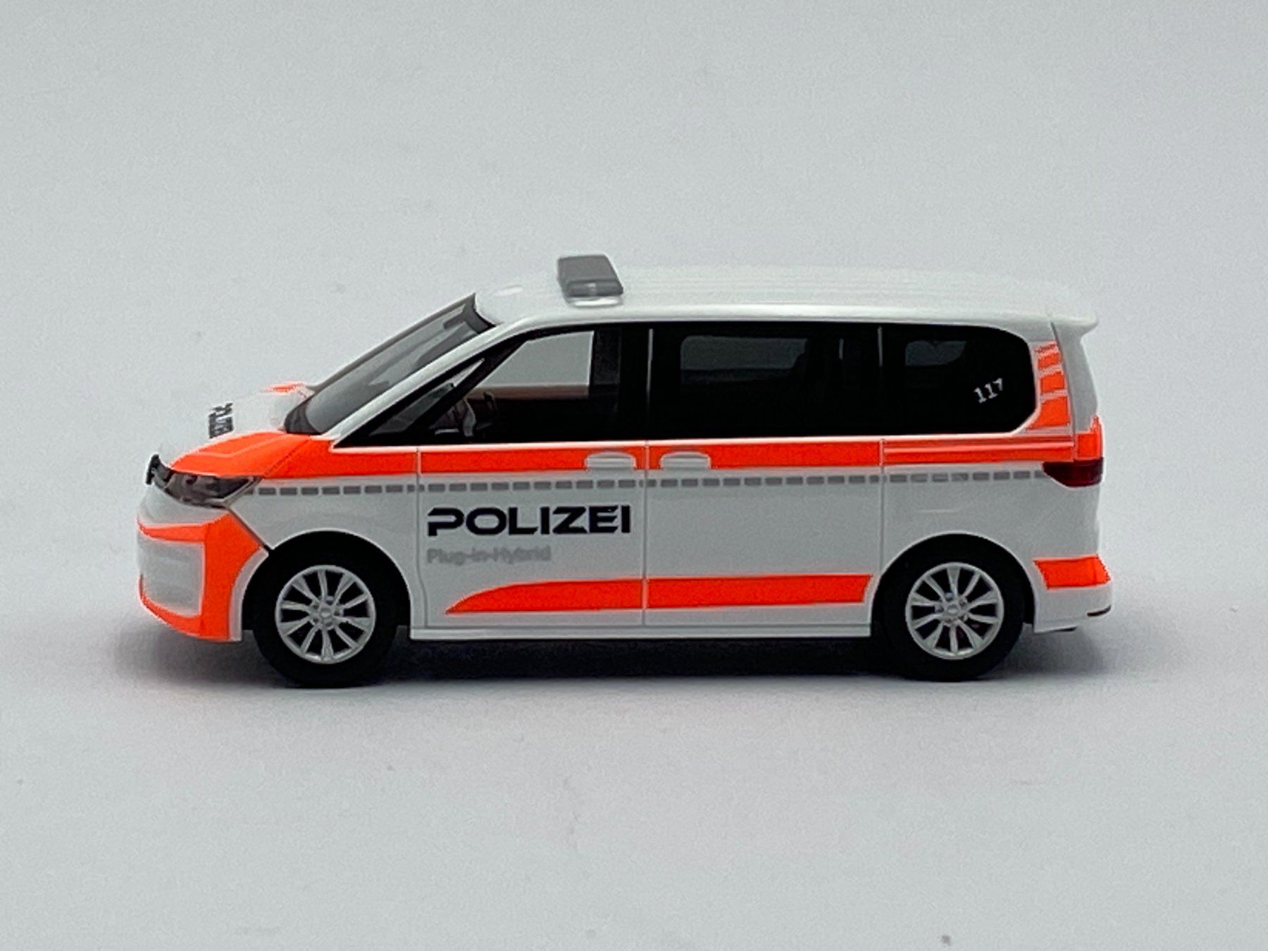 Volkswagen Modellini d'auto: Herpa 98496 1:87 VW Multivan Polizei Schweiz – Nuovo e nell'imballaggio originale da Neukirch an der Thur venduto da MoBa-Artikel 1