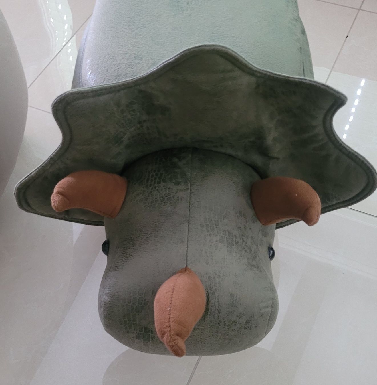 Beliani Sgabelli: HOCKER Triceratops Dinosaur Green Kids – Usato da Killwangen venduto da bmy_5rtt 1