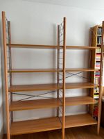 Bücherregal