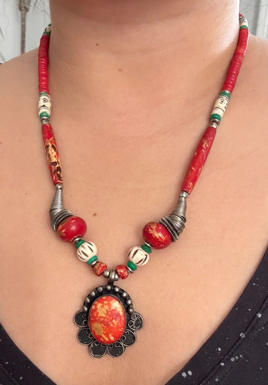 Catenine: Antique beaded necklace with metalwork – Usato da Zürich venduto da kri_zhv2