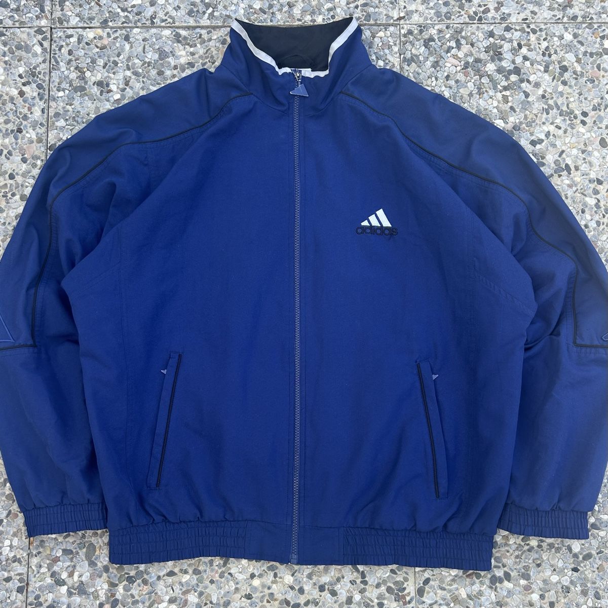 Adidas Jacken: Vintage Adidas embroidered dark blue jacket – Gebraucht aus brent von fukusapes 2