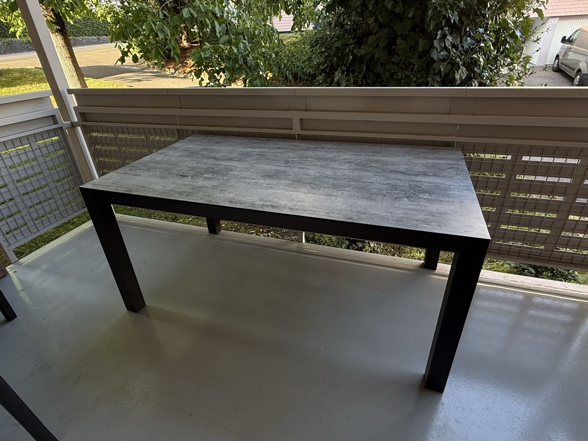 Tische: Tisch Tripoli, Glas / Metall – Neu (gemäss Beschreibung) aus Rapperswil SG von gian.maechler 1
