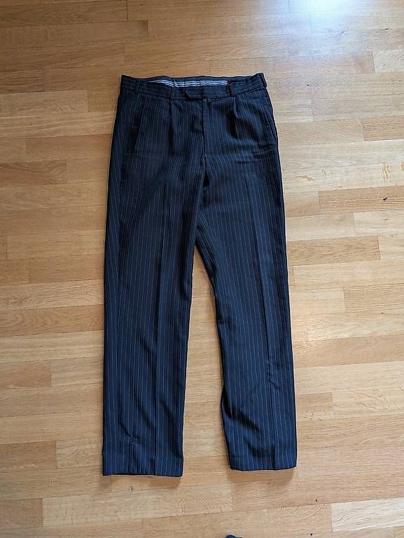Costumi: Nadelstreifen Weste und Hose – Usato da Ennetbaden venduto da pau_8kxv 3