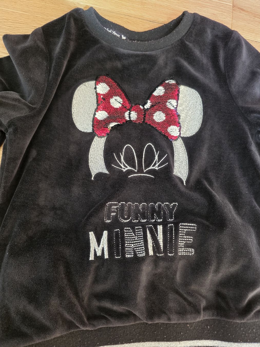 Kleiderpakete & -sets: Minnie Mouse Disney Samt Zweiteilig Gr. 128 – Gebraucht aus Toffen von ver_x68f 1