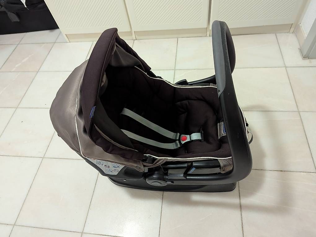 Chicco Auto-Kindersitze: Auto Kindersitz mit Station – Gebraucht aus Trüllikon von Ja-Ke 1