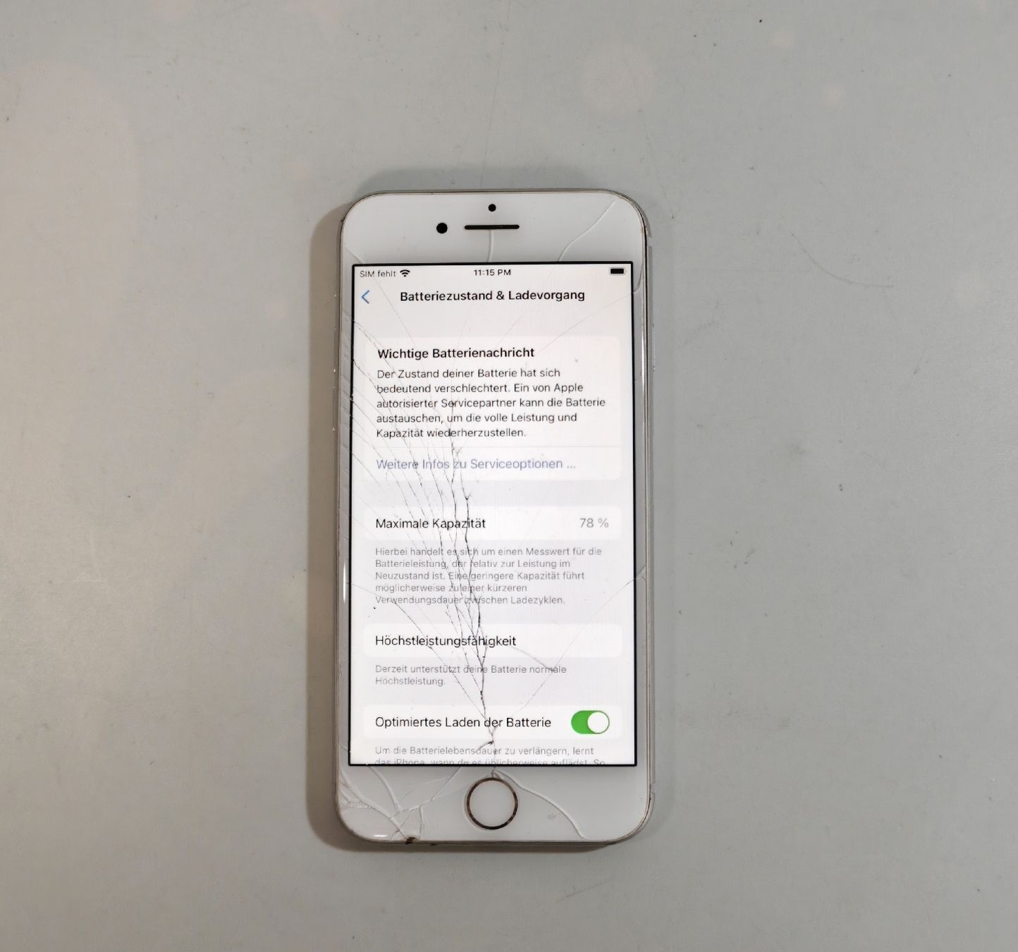 Apple Telefoni cellulari / Smartphones: iPhone 8 weiss – Usato da Ehrendingen venduto da Rocky985 2