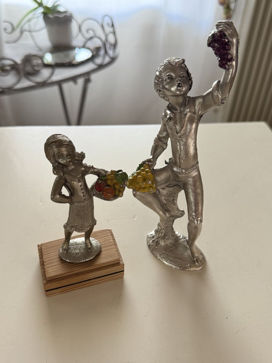Statuette: Vintage Zinnfiguren Junge und Mädchen – Usato da Lotzwil venduto da Tgdromad