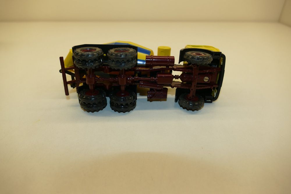 496093_5