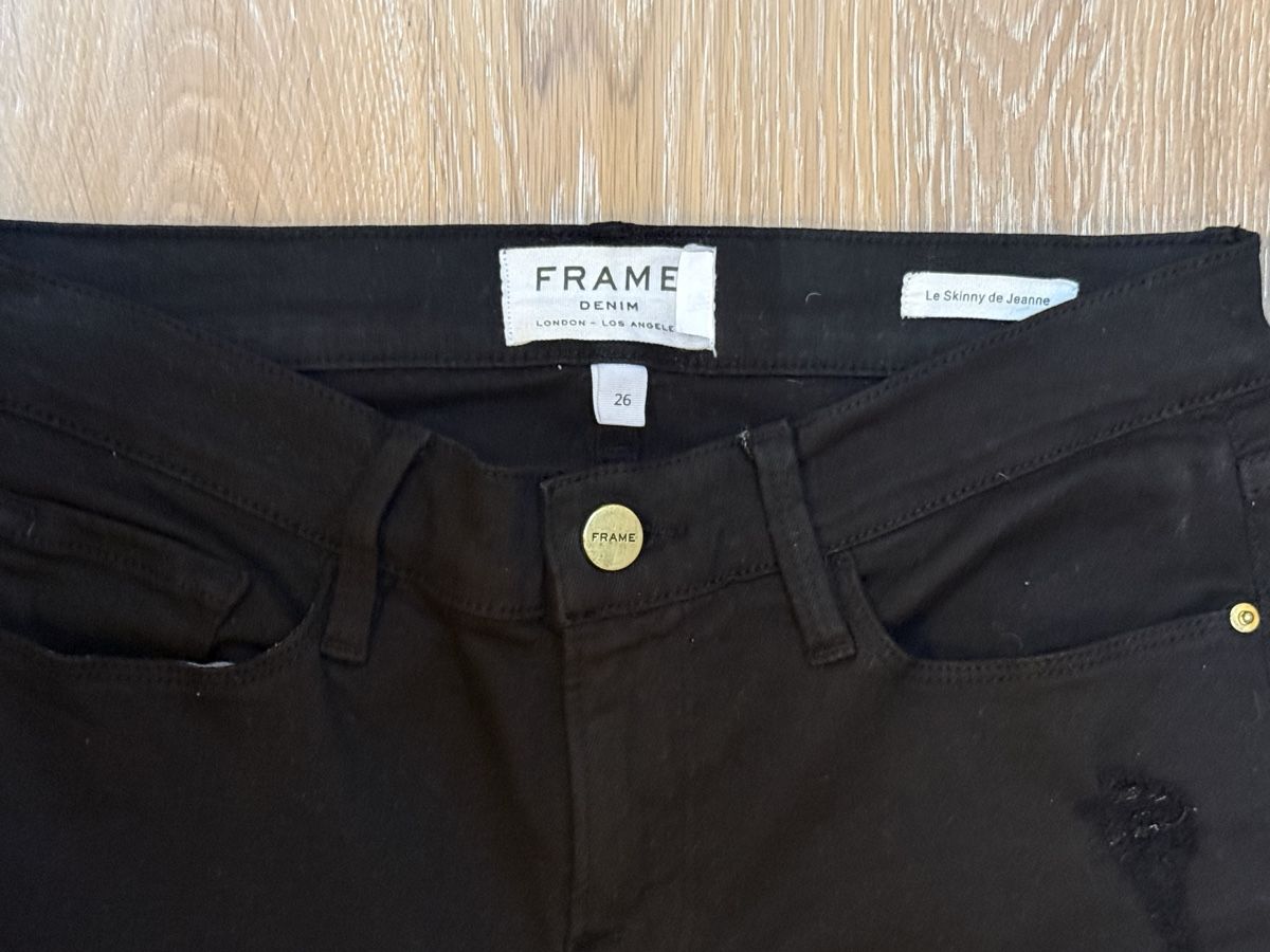 Jeans: Great black FRAME denim jeans. 26” – Gebraucht aus Grund b. Gstaad von PlageNeigeplus 1