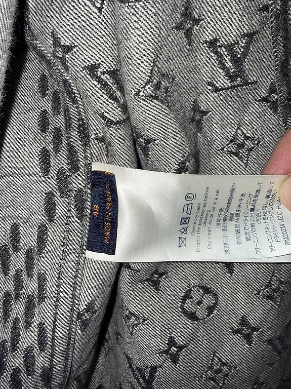 Louis Vuitton Giacche: Louis Vuitton denim Jacket Monogram. – Usato da Wohlen AG venduto da Jet_86 2