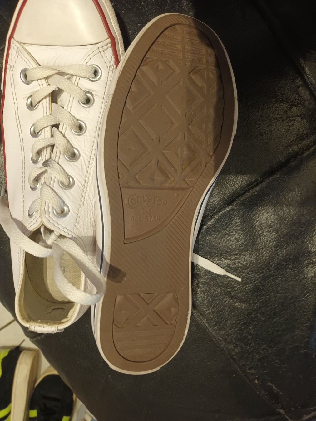 Converse Scarpe da uomo: Chaussures CONVERSE ALL STAR VRAI CUIR – Usato da Bevaix venduto da MD1967 1
