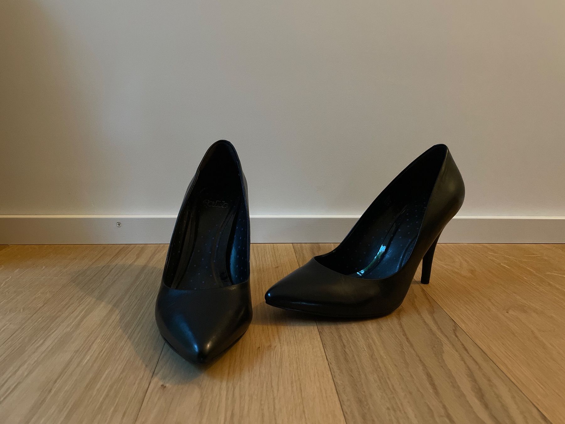 Scarpe da donna: Faith Pumps schwarz – Usato da Zürich venduto da man_yb8d 1