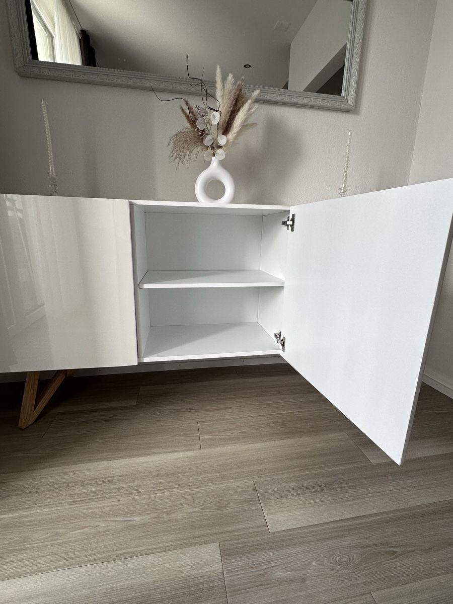 Conforama Cassettiere: Weiss Hochglanz Schubladen-Element mit Holzfüssen, modern – Usato da St. Gallen venduto da mfo_c9w9 1
