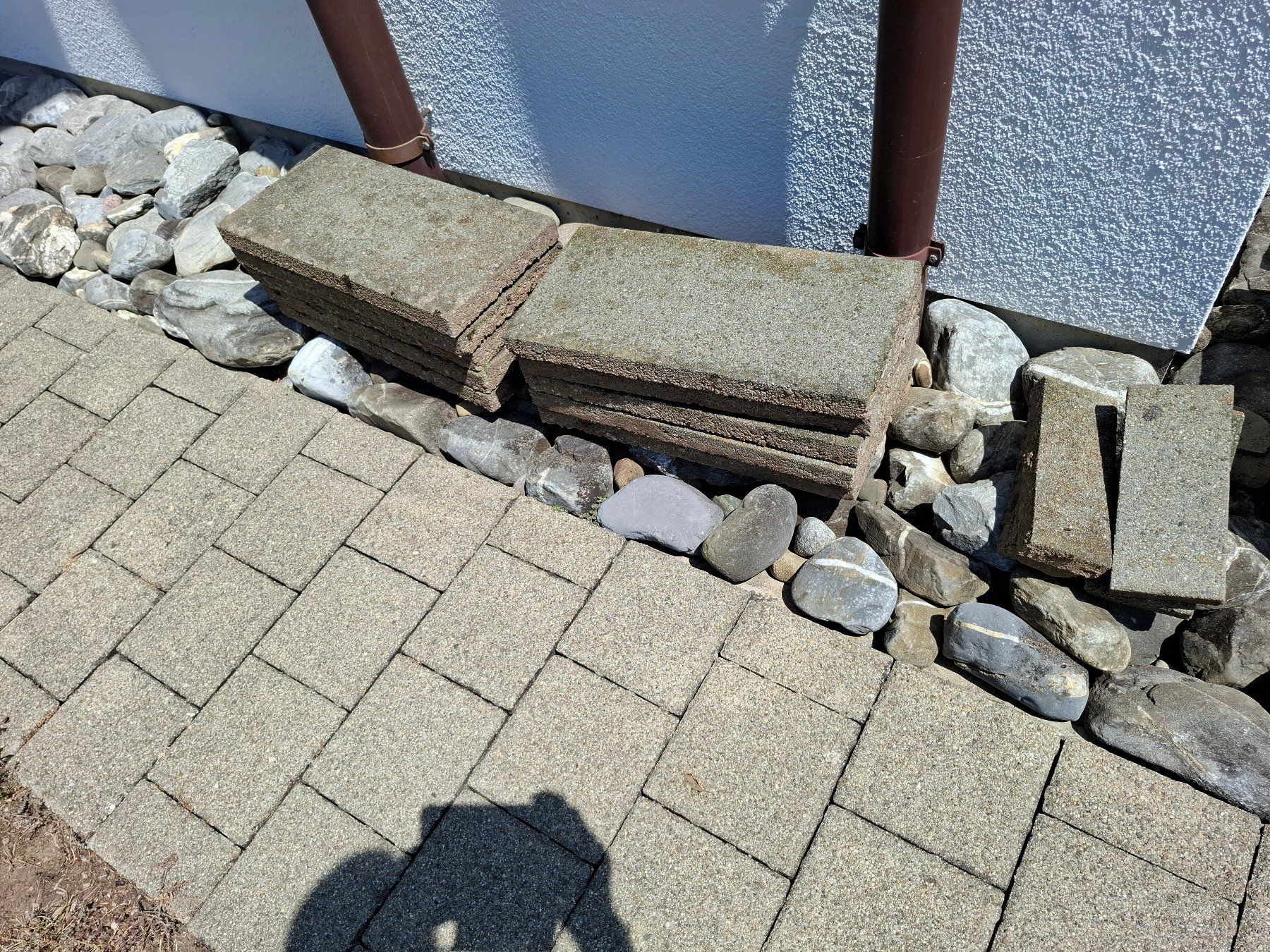 Rivestimenti per pavimenti: 20 Gartenplatten – Usato da Effretikon venduto da kauli87 1