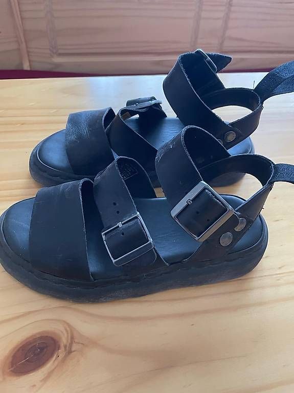 Scarpe da donna: Sommerschuhe Dr. Martens Grösse 36 – Usato da Lenzerheide/Lai venduto da didi_84