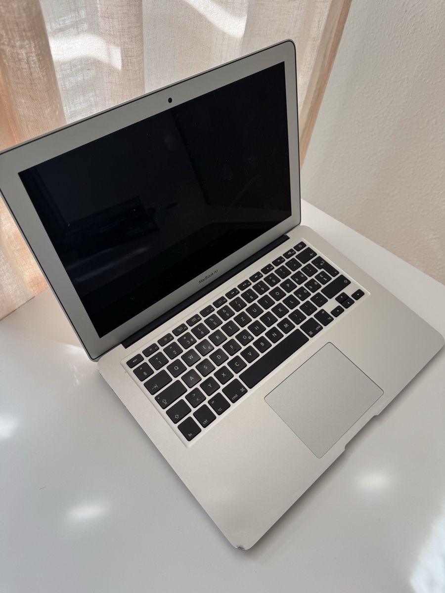 Apple Notebooks: MacBook Air 13-inch, 2017, Intel Core i5, 8GB RAM – Gebraucht aus Binningen von happy_xx