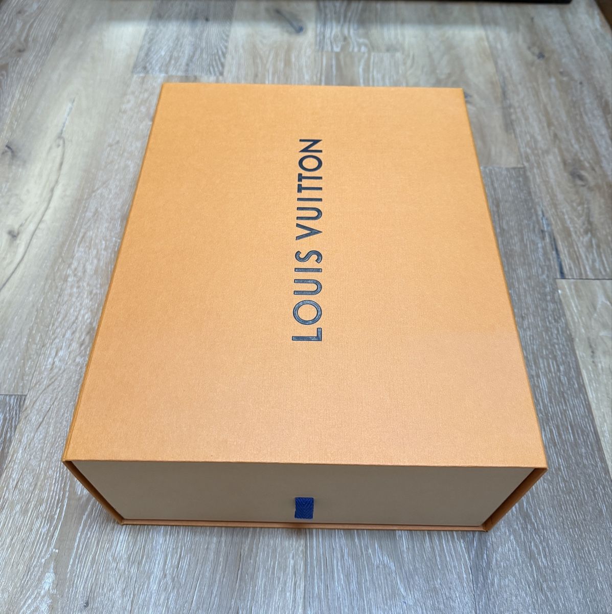Louis Vuitton Tazze: Louis Vuitton NEW ceramic mug Set with monigram – Nuovo e nell'imballaggio originale da Grund b. Gstaad venduto da PlageNeige 2