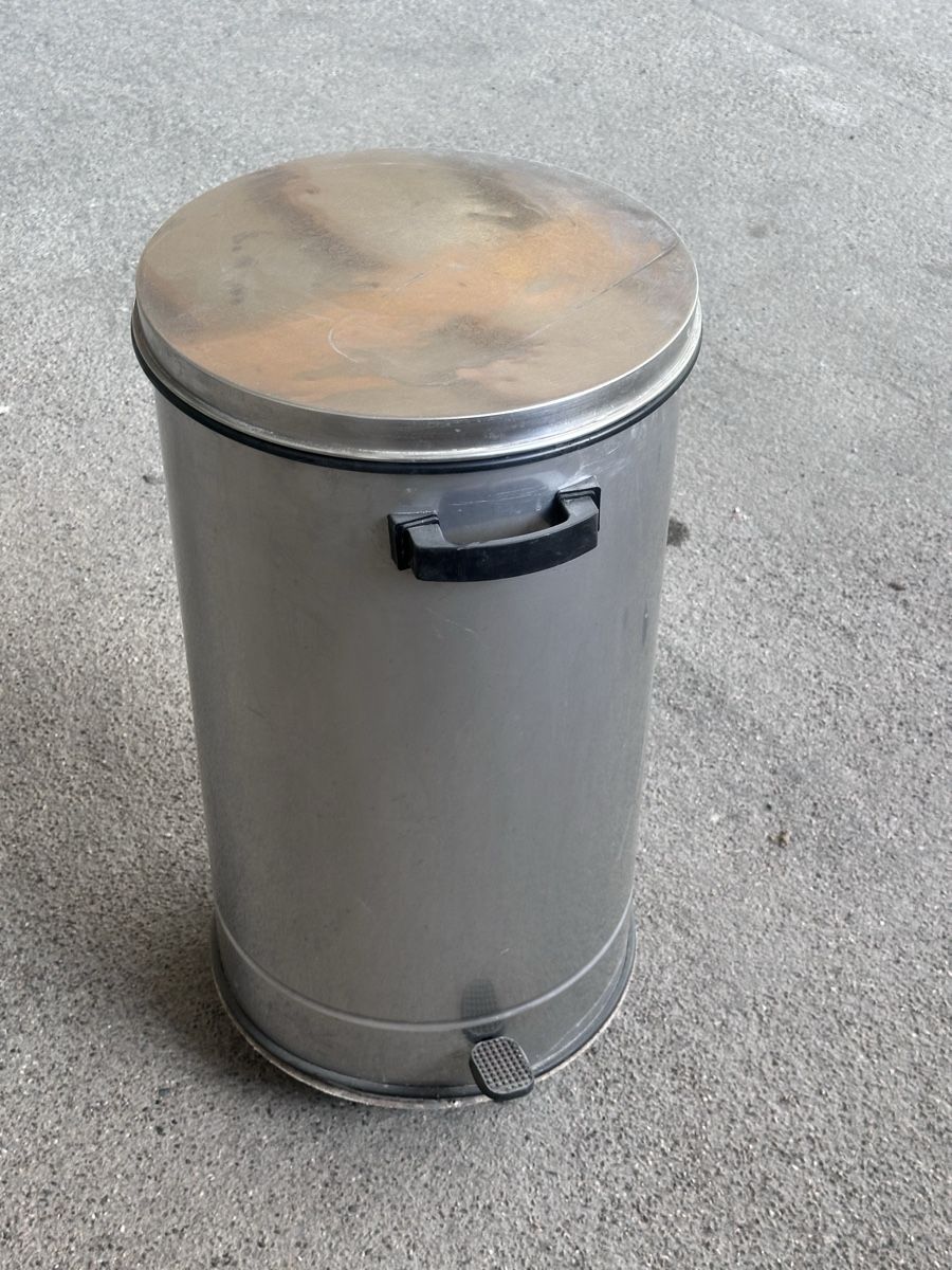 Poubelles: Gastro Abfalleimer auf Rollen – D'occasion à Cham par dan_xnt9 1