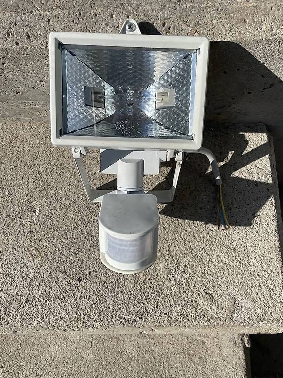 Fari: Scheinwerfer Fluter Bewegungsmelder Sensor Merox – Usato da Riedt b. Erlen venduto da Darksilver